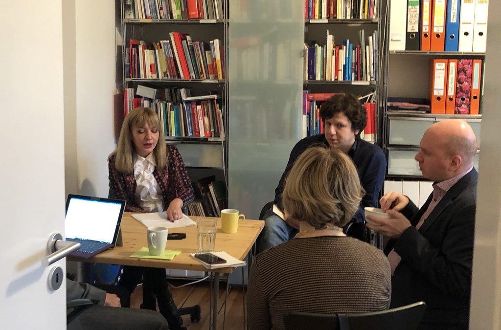 Maps and Gaps – navigating through contested narratives